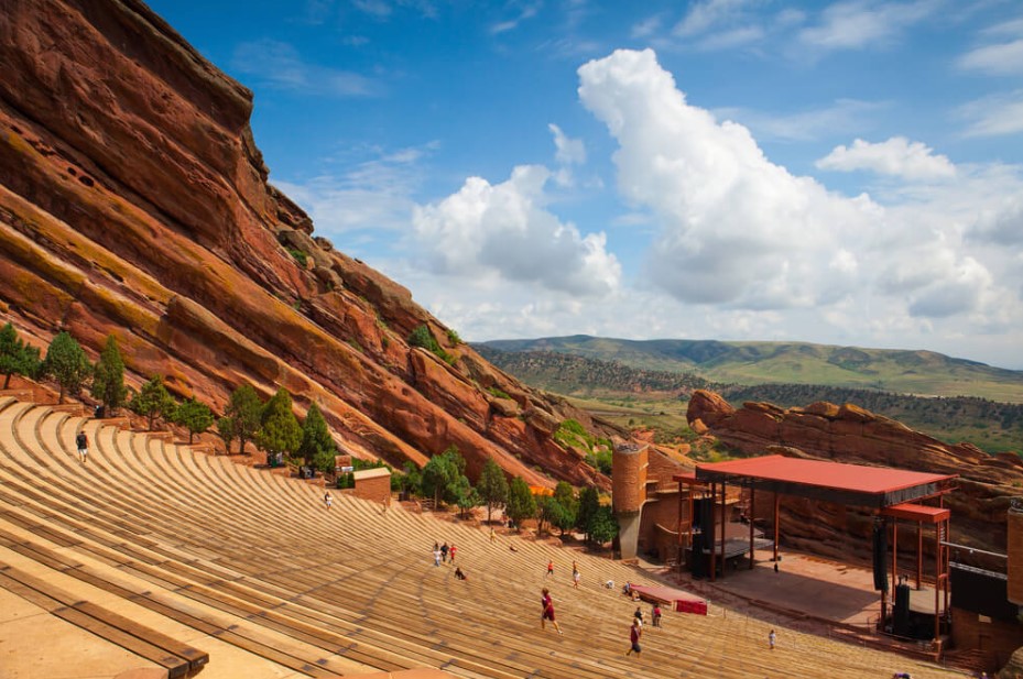 Escape the Ordinary: Experience Unforgettable Vacations with Red Rocks Shuttle